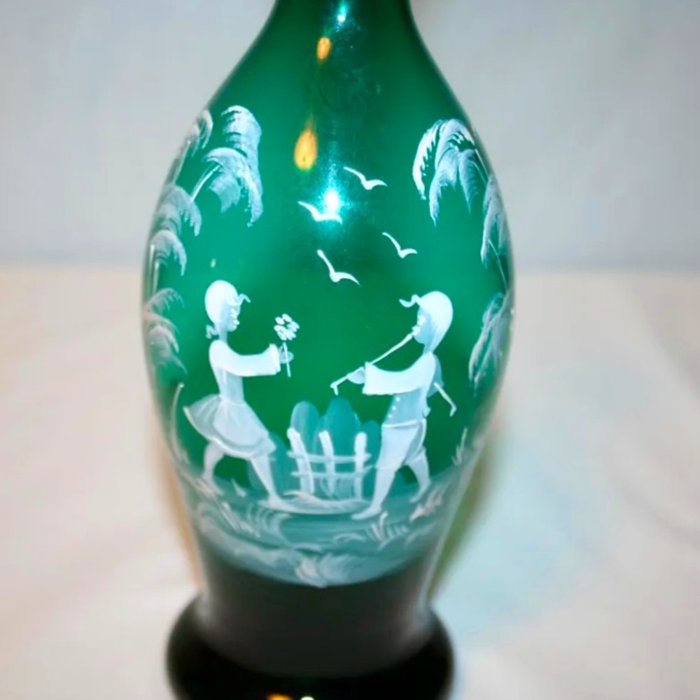 Murano Mary Gregory glass green vase Murano Italy 10” with sticker